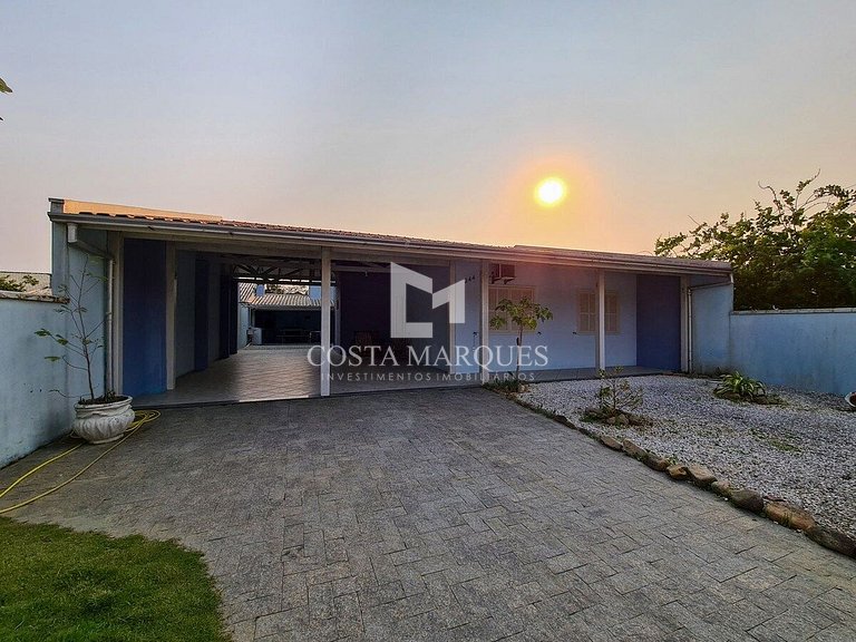 Casa com 04 dormitórios praia de Zimbros