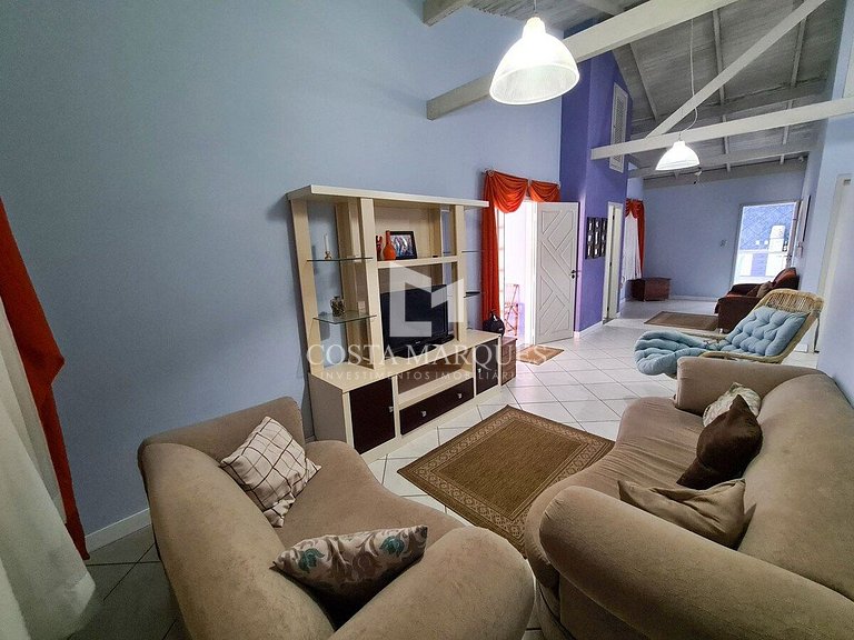 Casa com 04 dormitórios praia de Zimbros