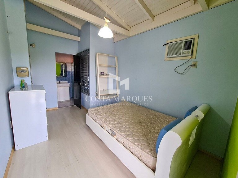 Casa com 04 dormitórios praia de Zimbros