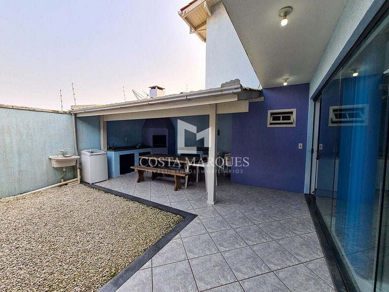 Casa com 04 dormitórios praia de Zimbros