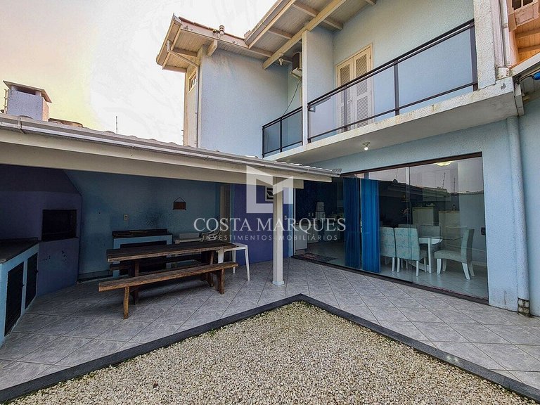 Casa com 04 dormitórios praia de Zimbros