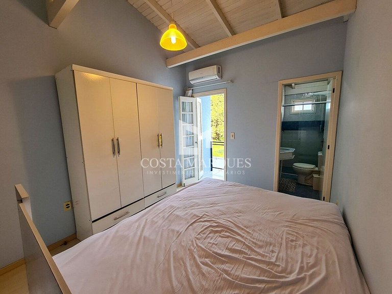 Casa com 04 dormitórios praia de Zimbros