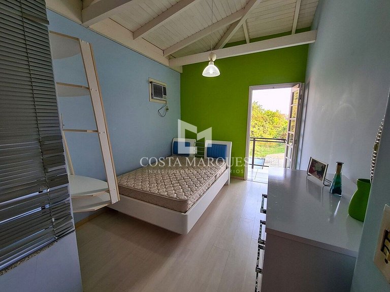 Casa com 04 dormitórios praia de Zimbros