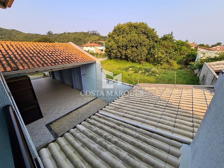Casa com 04 dormitórios praia de Zimbros