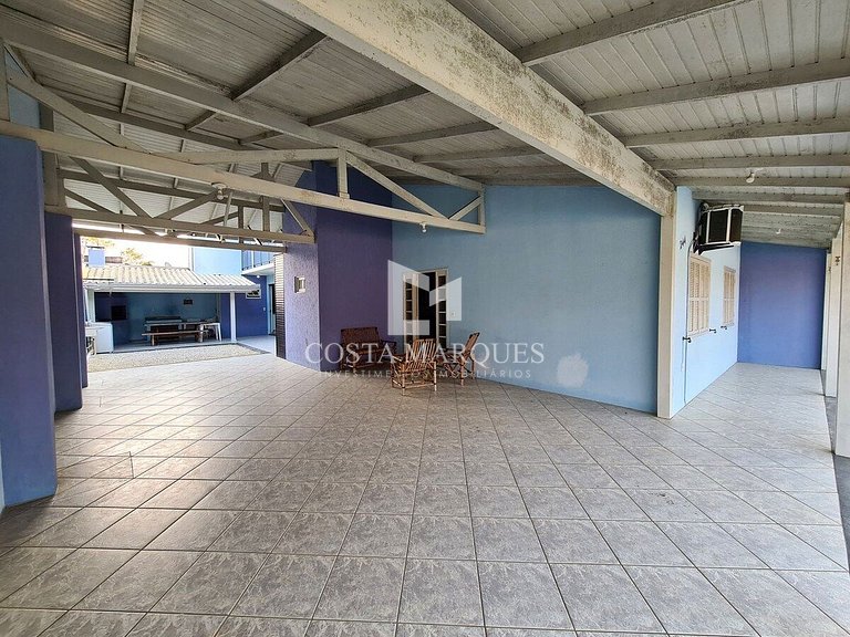 Casa com 04 dormitórios praia de Zimbros
