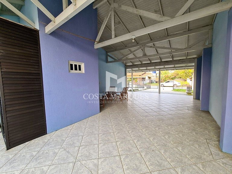 Casa com 04 dormitórios praia de Zimbros