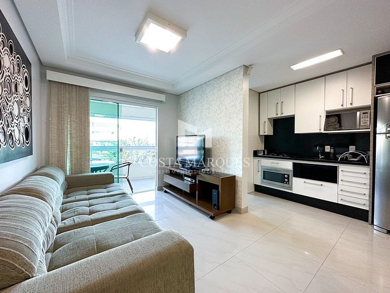 Apto com perfeita localização, na praia de Bombas