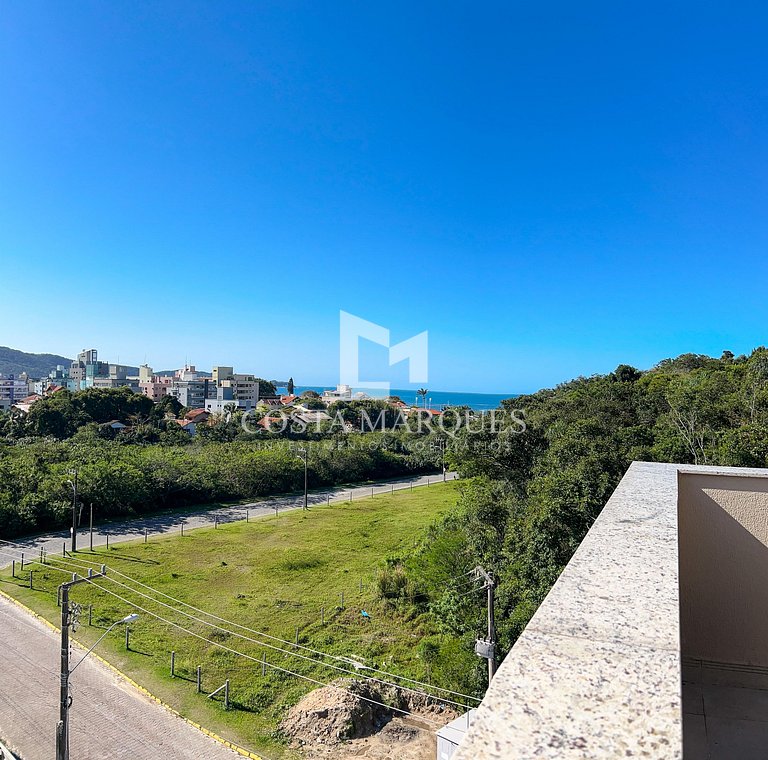 Cobertura vista mar, poucos metros da praia