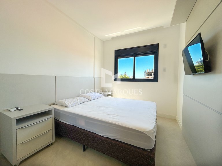 APTO NOVO | 250M da praia, com piscina.