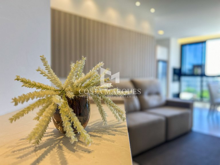 APTO NOVO | 250M da praia, com piscina.