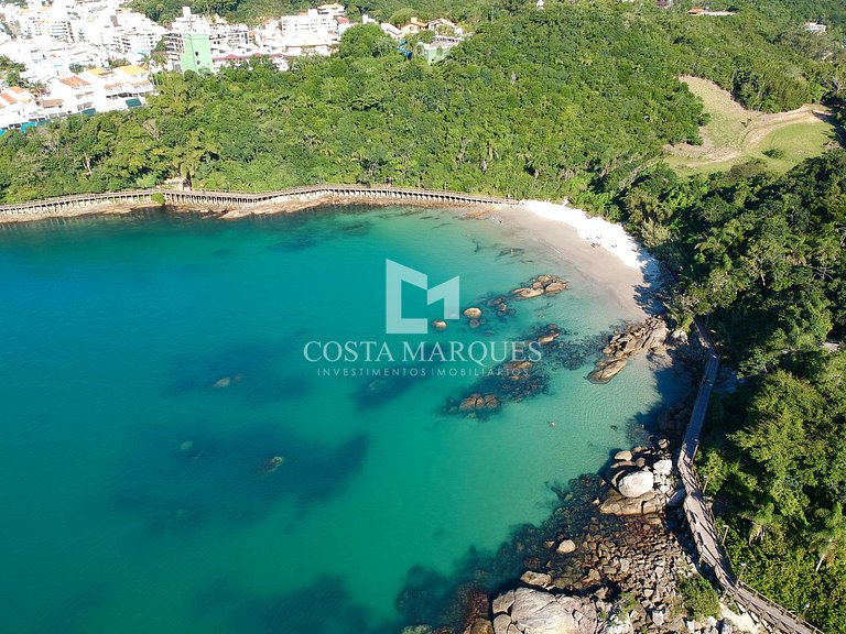 Apto NOVO, com piscina, 250m da praia