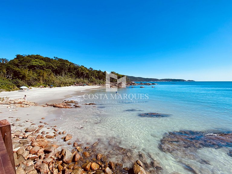 Apto NOVO, com piscina, 250m da praia