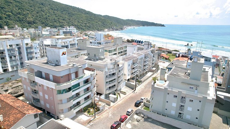 3 dormitórios a 100 metros do mar, em Bombas.