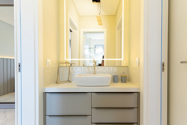 Apartamento 3 dormitórios em Bombas