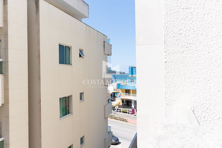 Apartamento 2 dormitórios á 50 metros do mar