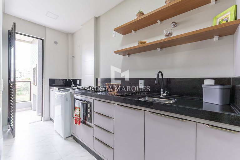 Apartamento 2 suítes com piscina em Bombas / SC