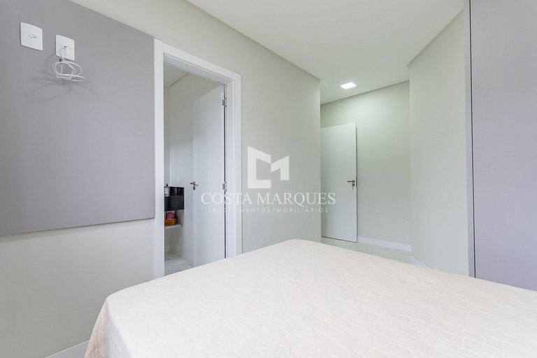 Apartamento 2 suítes com piscina em Bombas / SC