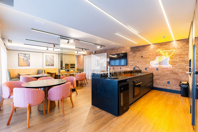 Flat com piscina em Bombas / SC