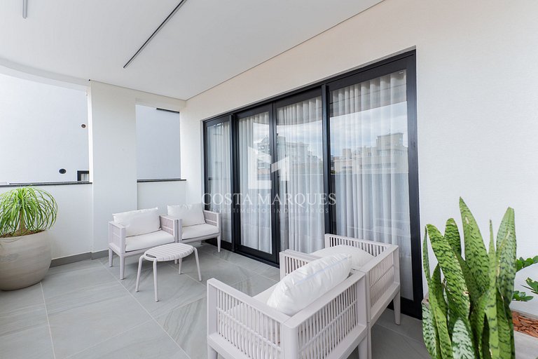 Flat com piscina em Bombas / SC