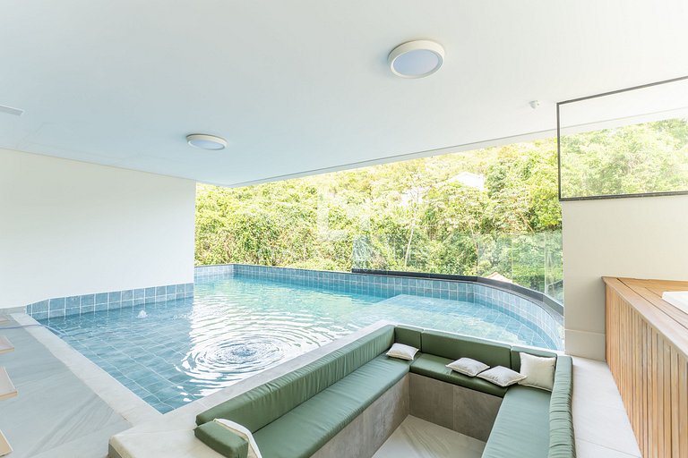 Flat com piscina em Bombas / SC