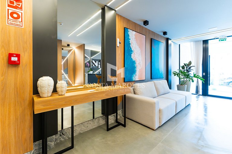 Flat com piscina em Bombas / SC