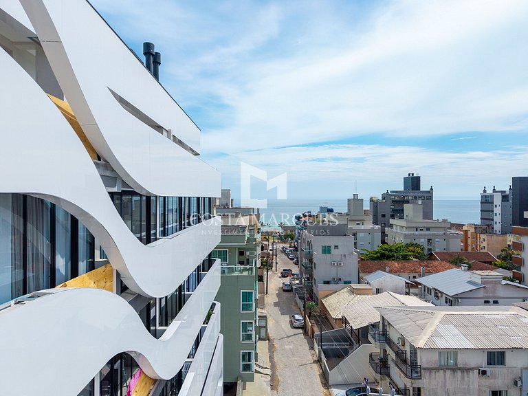 Flat com piscina em Bombas / SC