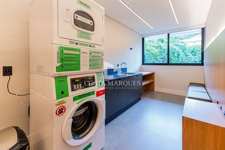 Flat com piscina em Bombas / SC