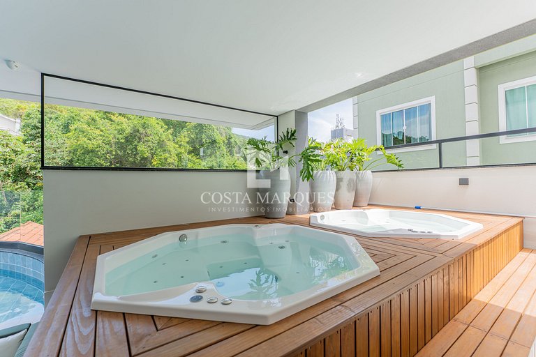 Flat com piscina em Bombas / SC