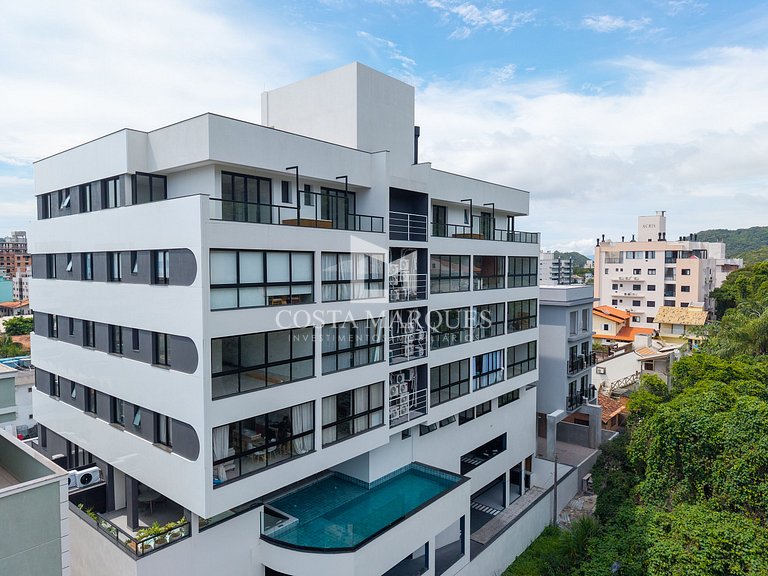 Flat com piscina em Bombas / SC